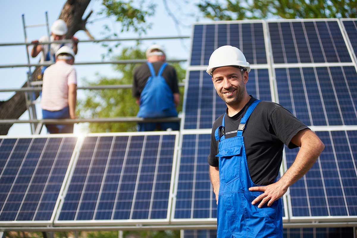 electrical estimating solar worker